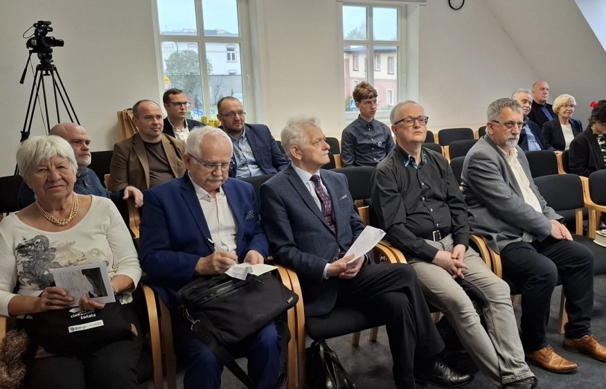 Język kaszubski na Uniwersytecie Warszawskim. Debata w Wejherowie