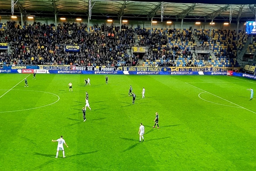 Lechia Gdańsk przegrywa z Rakowem. Arka Gdynia walczy o utrzymanie