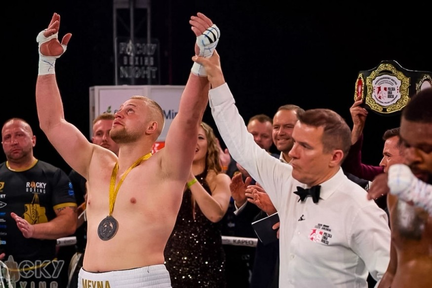 Kacper Meyna wygrywa w Kościerzynie. Walka na oczach prezydenta