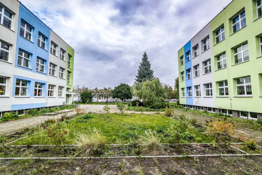 Rumia: Nowe zielone patio zamiast betonu przy Szkole nr 9