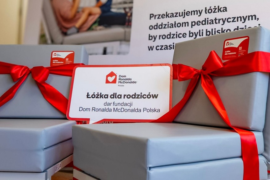Komfort dla rodziców w Słupsku. Nowe leżanki trafiły do szpitala