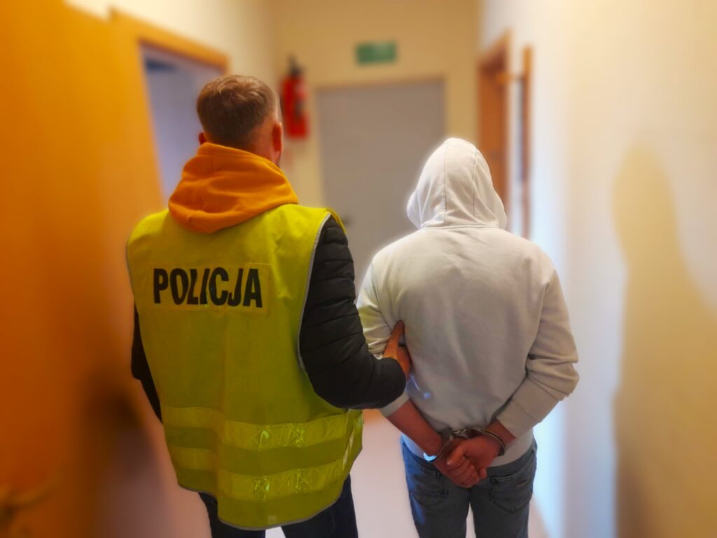 policja-zatrzymanie-22-latek-z-Koscierzyny-z-gigantycznym-zapasem-amfetaminy